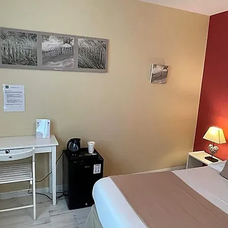 Hotel De La 2*