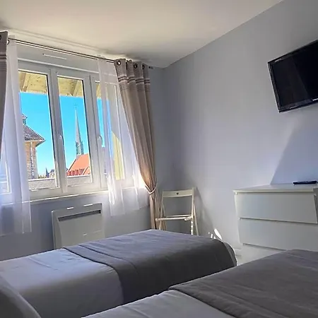 Hotel De La 2*