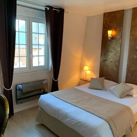 Hotel De La 2*